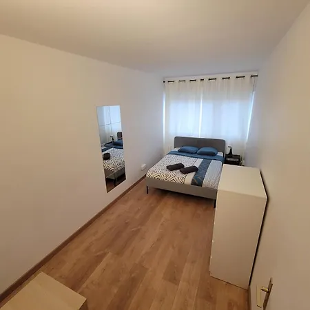 Beautiful & Cosy 3 Bedrooms Full *
